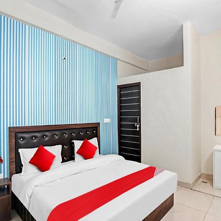 Hotel O Avs Hotel & Restaurant Нойда Екстер'єр фото