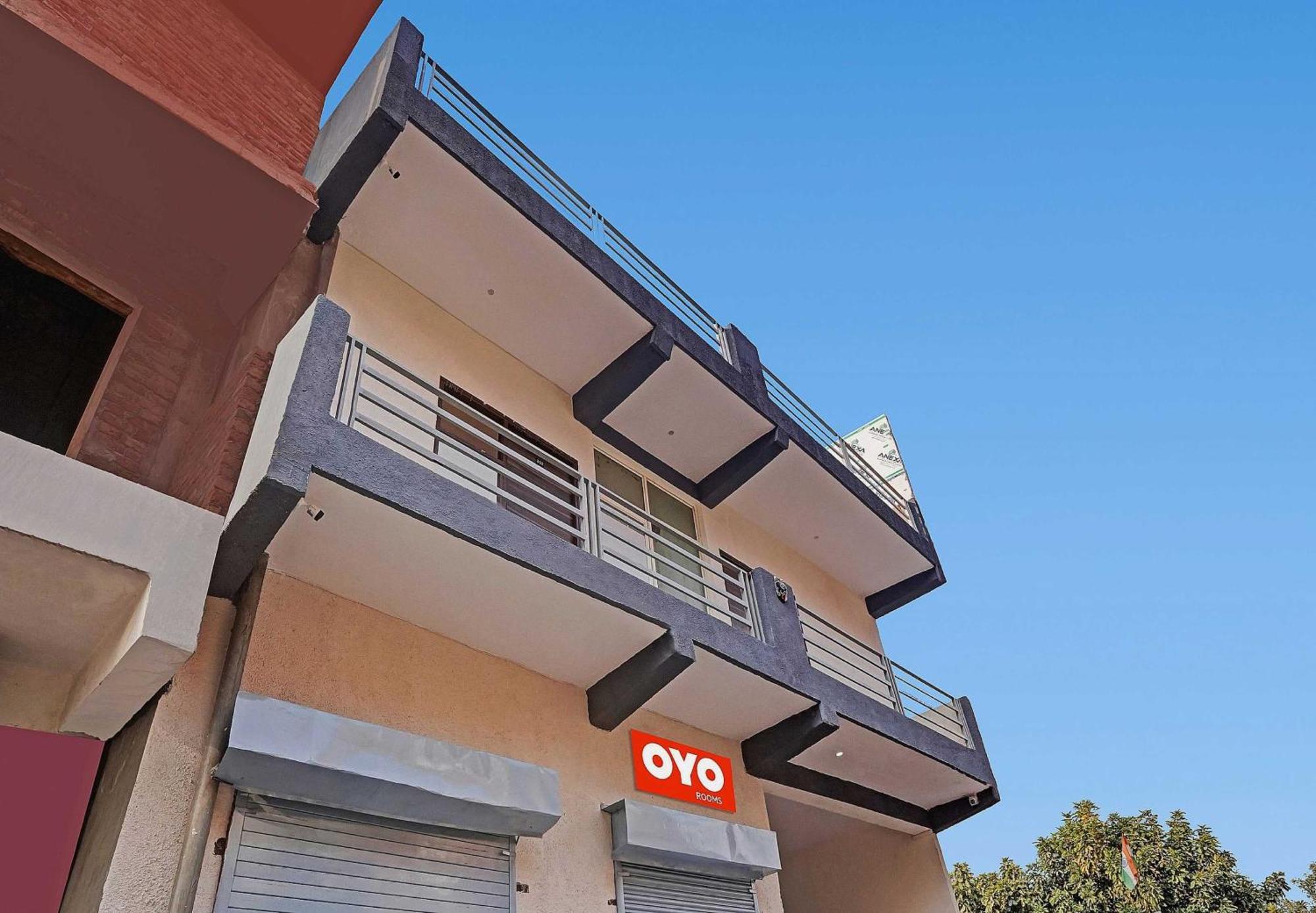Hotel O Avs Hotel & Restaurant Нойда Екстер'єр фото
